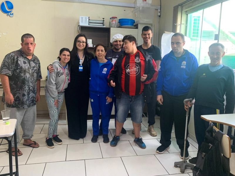 Sala do Empreendedor promove palestra na APAE