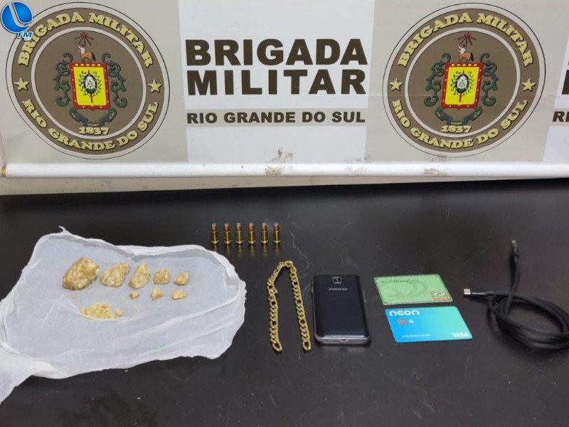 Traficante é preso com drogas e munições, no centro de Passo Fundo