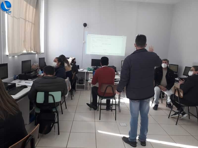Diretores e vice-diretores recebem treinamento de atualização em sistema de gestão na educação municipal