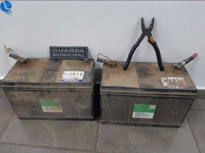 Veículo com diversas restrições e com produtos sem procedência é apreendido pela Guarda Municipal de Vacaria