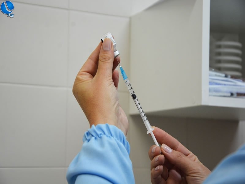 Agendamento para vacinação contra Covid-19 para pessoas de 23 anos inicia nesta terça-feira (24)