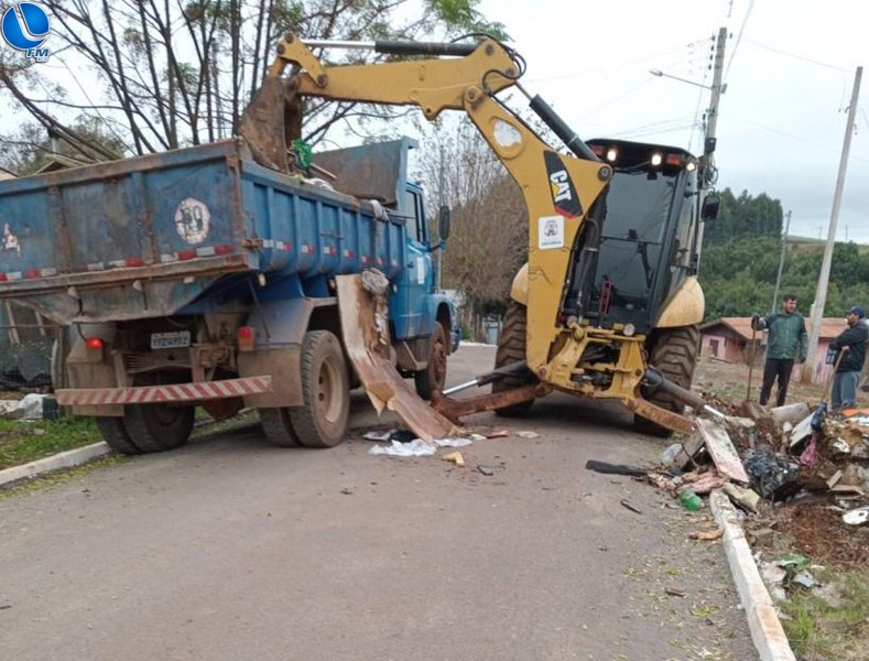 Serviços de limpeza proporcionam melhora na qualidade de vida dos moradores do bairro São José
