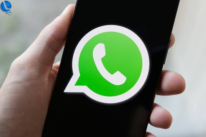 WhatsApp para solicitações de manutenção e troca de lâmpadas