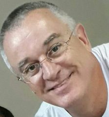 A cadeira de Eduardo Leite é a mesma de Sartori